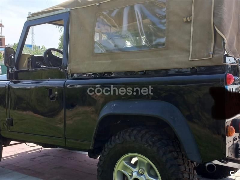Usado Land Rover Defender 112 HP (82 kW) 1995 Preto SUV