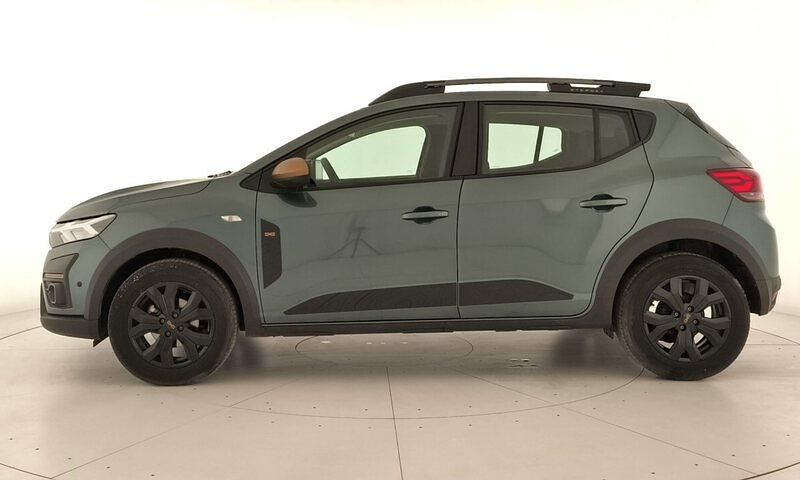 Usado Dacia Sandero Extreme 100 HP (73 kW) 2025 Verde Sedan