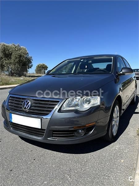 Usado VW Passat Edition 110 CV (80 kW) 2010 Gris / plata Berlina