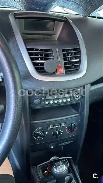 Usado Peugeot 207 70 CV (51 kW) 2008 Negro Berlina