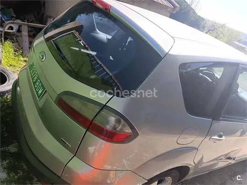 Usado Ford S-MAX Trend 125 CV (91 kW) 2007 Gris / plata Monovolumen