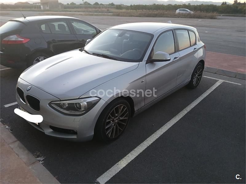 Usado BMW 118 Comfort Edition 143 CV (105 kW) 2014 Gris / plata Utilitario