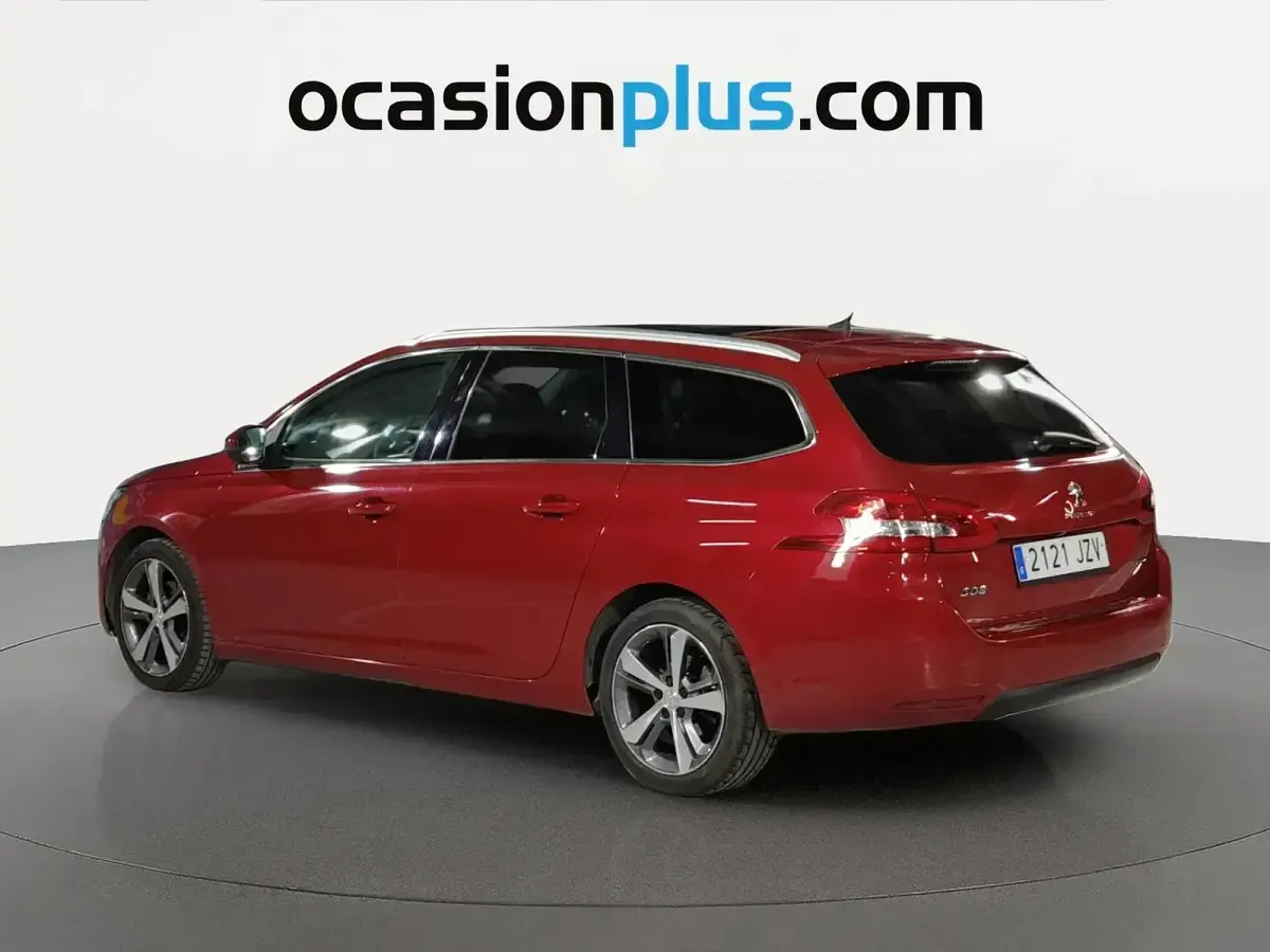 Usado Peugeot 308 Allure 130 CV (95 kW) 2017 Rojo Familiar