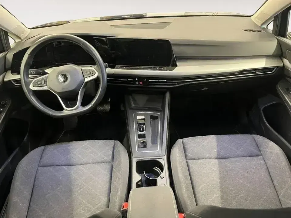 Usado VW Golf VIII Life 150 CV (110 kW) 2020 Azul Berlina