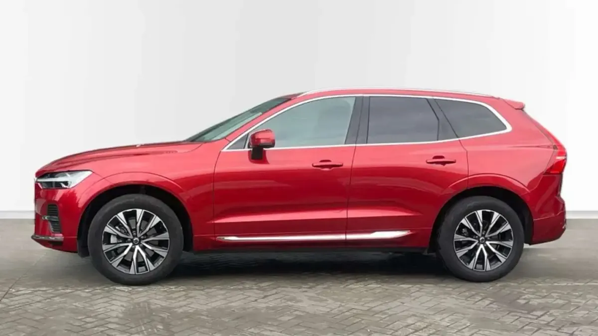 Usado Volvo XC60 Plus 197 CV (144 kW) 2022 Rojo SUV
