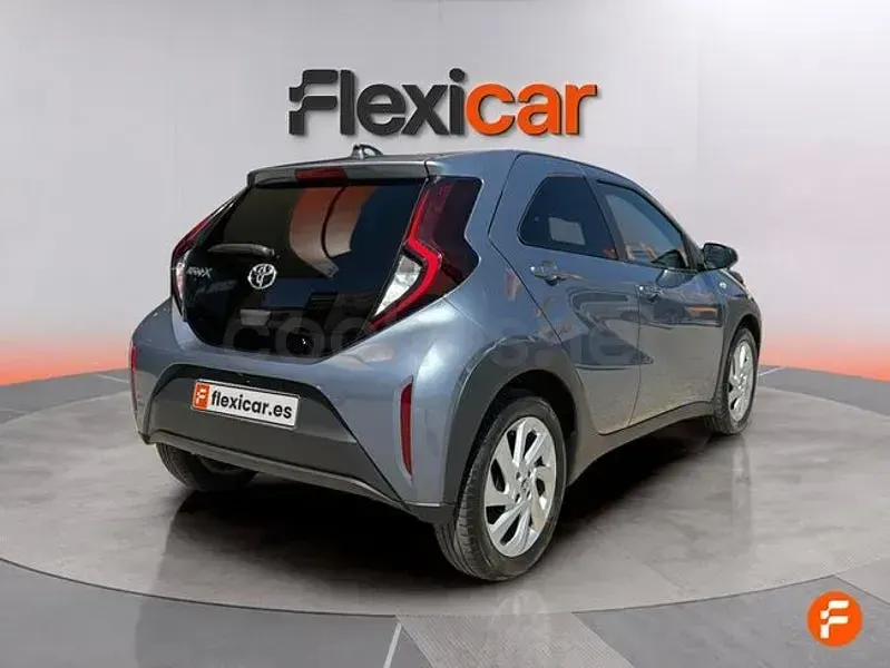 Usado Toyota Aygo X 72 CV (52 kW) 2024 Azul SUV