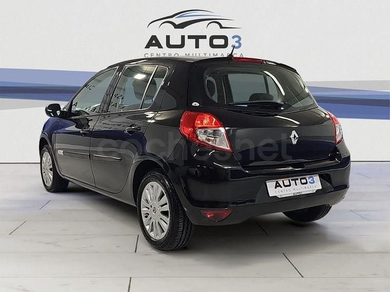 Usado Renault Clio IV Expression 75 CV (55 kW) 2012 Negro Berlina