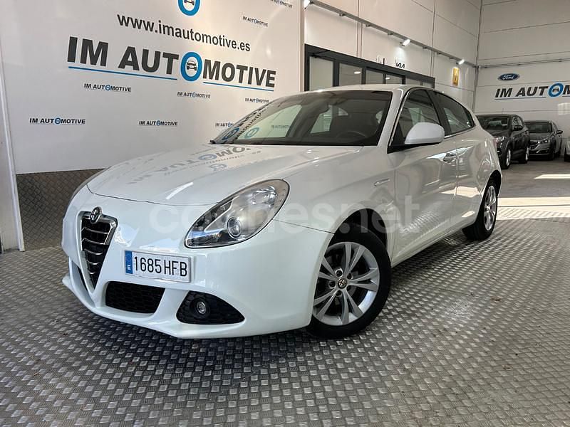 Negro Usado 2012 Alfa Romeo Giulietta Progression Utilitario | 7990 € (Precio justo) - Imagen 1/4