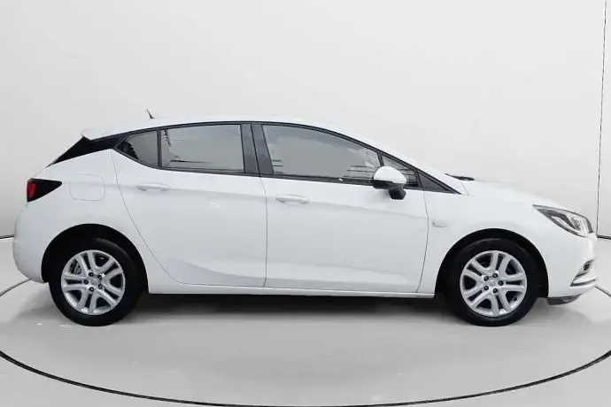 Usado Opel Astra Business 110 CV (80 kW) 2017