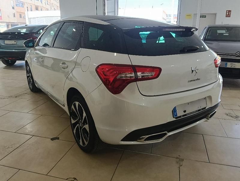 Usado DS Automobiles DS5 Style 150 CV (110 kW) 2015 Blanco Utilitario