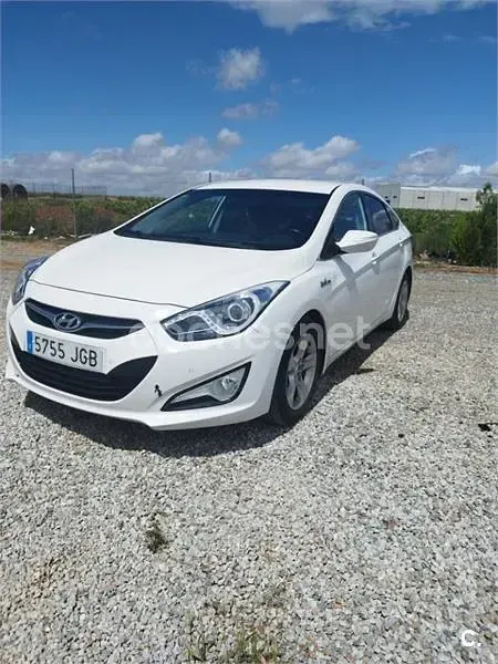 Usado Hyundai i40 136 CV (100 kW) 2015 Blanco Berlina
