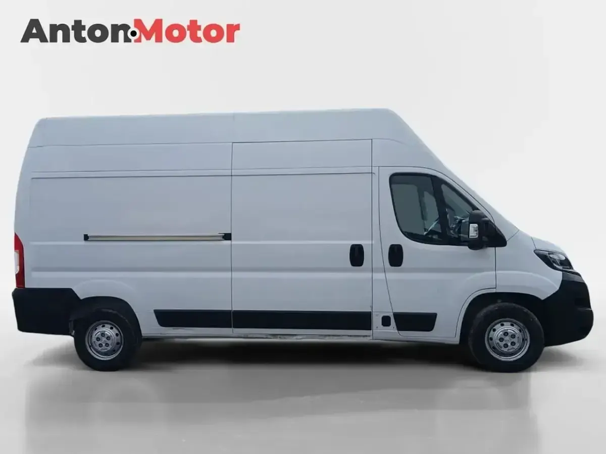Usado Peugeot Boxer 140 CV (102 kW) 2023 Blanco Van