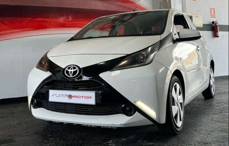 Blanco Usado 2016 Toyota Aygo X-cite Utilitario | 8500 € (Un poco caro) - Imagen 1/4