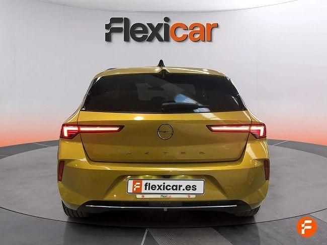 Usado Opel Astra Elegance 130 CV (95 kW) 2023 Amarillo Berlina