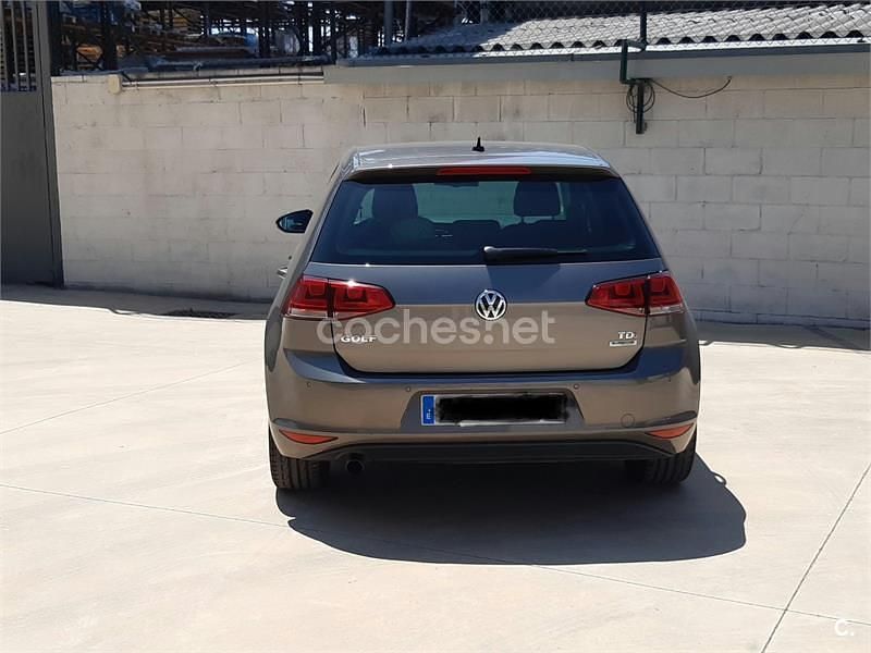 Usado VW Golf VII Sportline 110 CV (80 kW) 2015 Gris / plata Berlina