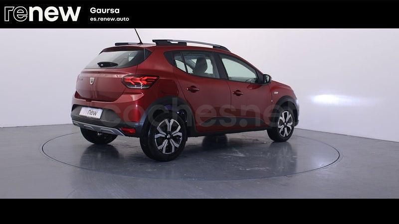 Usado Dacia Sandero Comfort 91 CV (66 kW) 2022 Rojo Berlina