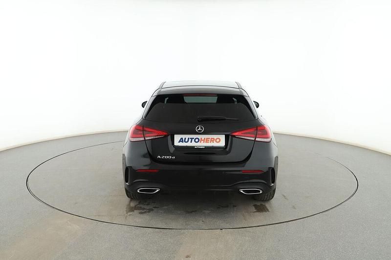 Usado Mercedes A200 AMG line 150 CV (110 kW) 2022 Negro Berlina