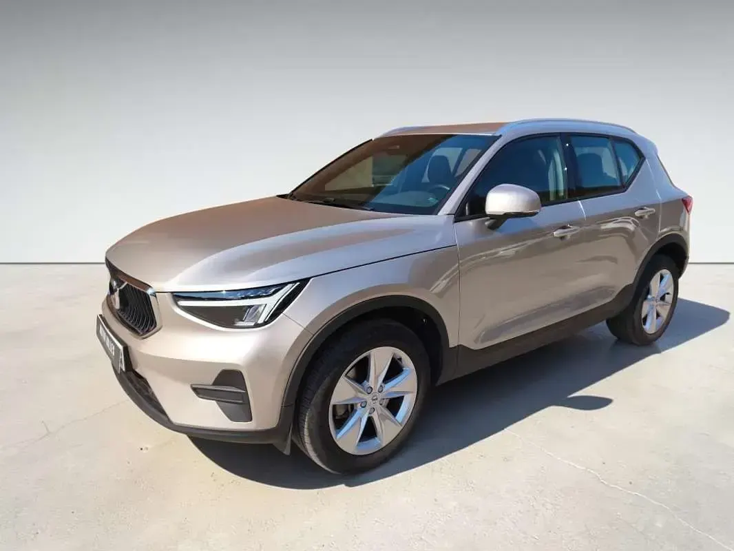 Usado Volvo XC40 Core 14 CV (10 kW) 2024 Beige SUV
