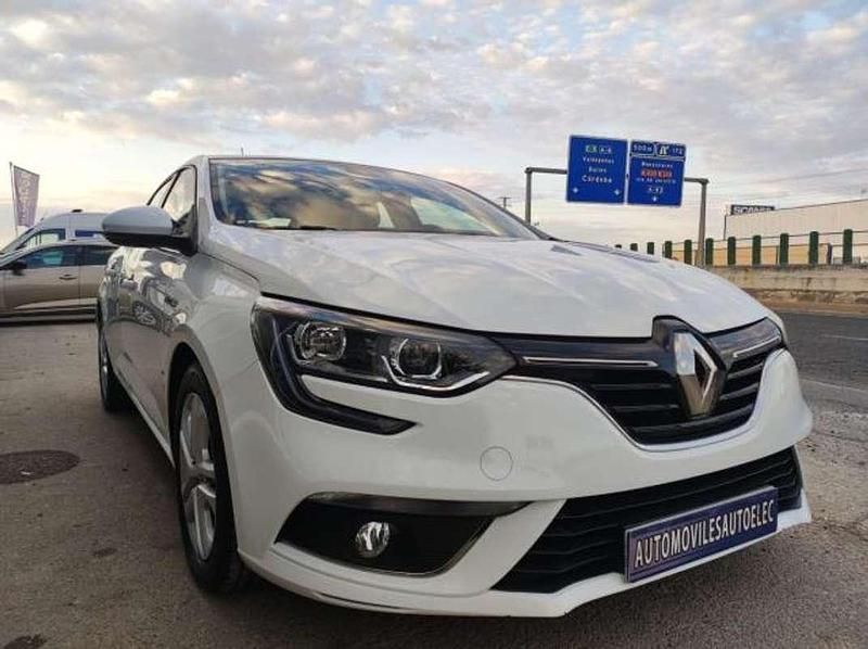 Usado Renault Mégane GrandTour Zen 116 CV (85 kW) 2020 Blanco Familiar
