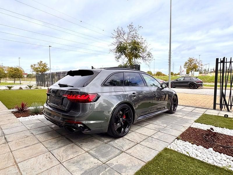 Usado Audi RS4 450 CV (330 kW) 2025 Gris / plata Familiar