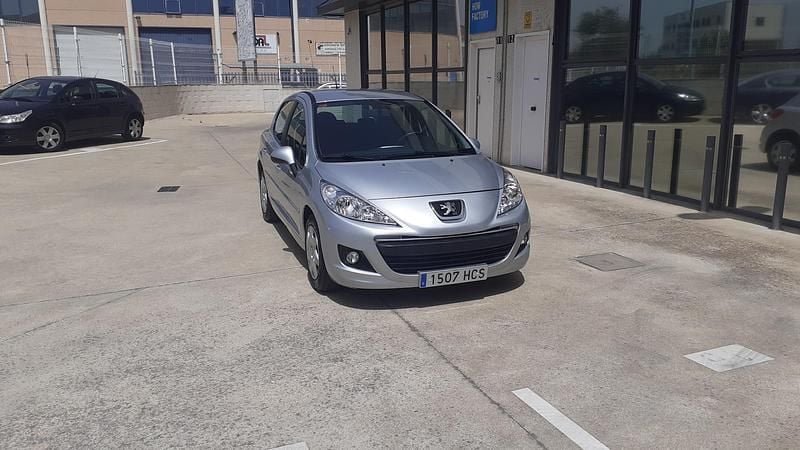 Usado Peugeot 207 Business-Line 75 CV (55 kW) 2011 Gris