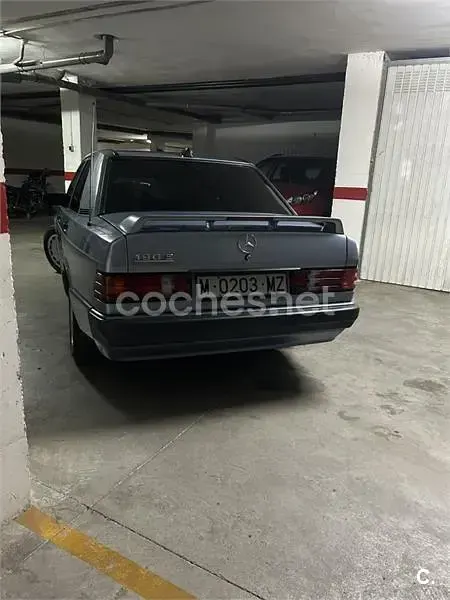 Usado Mercedes 190 109 CV (80 kW) 1992 Azul Berlina