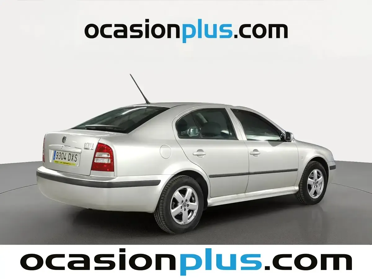 Usado Skoda Octavia Tour 101 CV (74 kW) 2006 Gris Berlina
