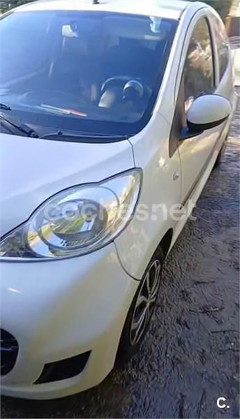 Usado Peugeot 107 68 CV (50 kW) 2010 Blanco Utilitario