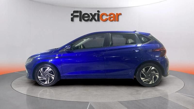 Usado Hyundai i20 101 CV (74 kW) 2022 Azul Berlina