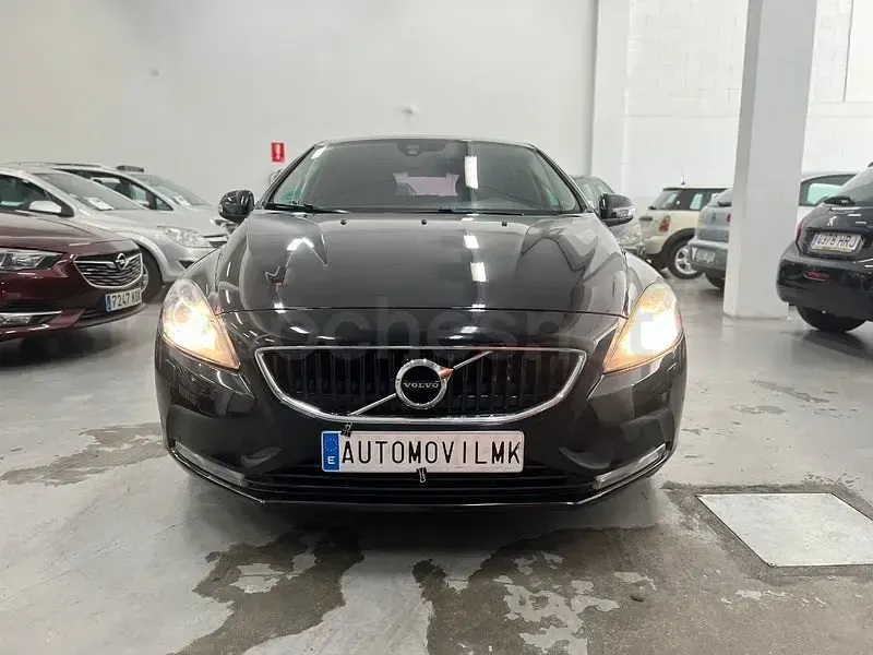 Usado Volvo V40 Kinetic 120 CV (88 kW) 2016 Negro Berlina