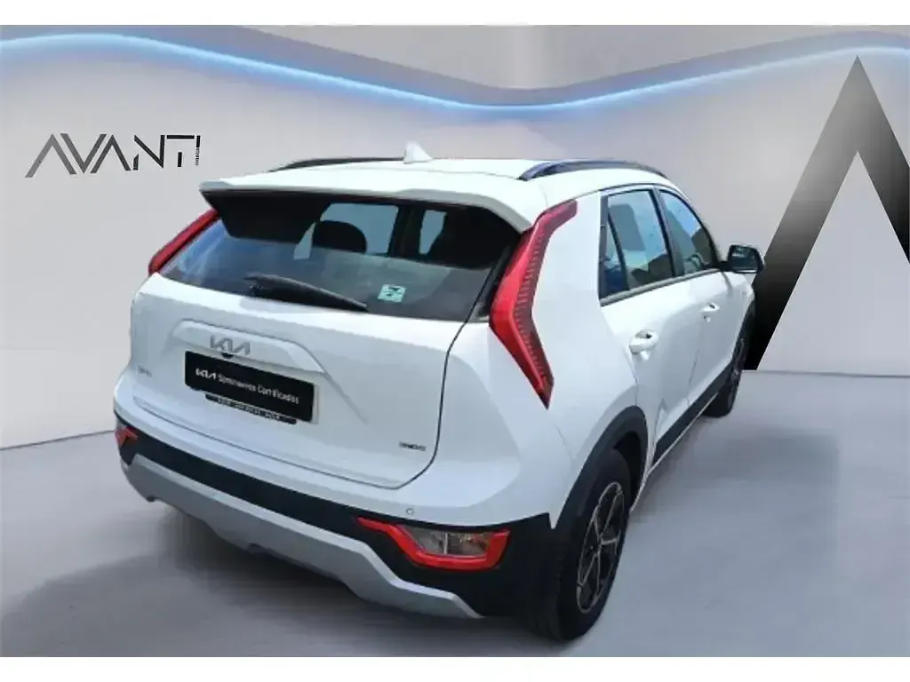 Usado Kia Niro 141 CV (103 kW) 2022 Blanco SUV