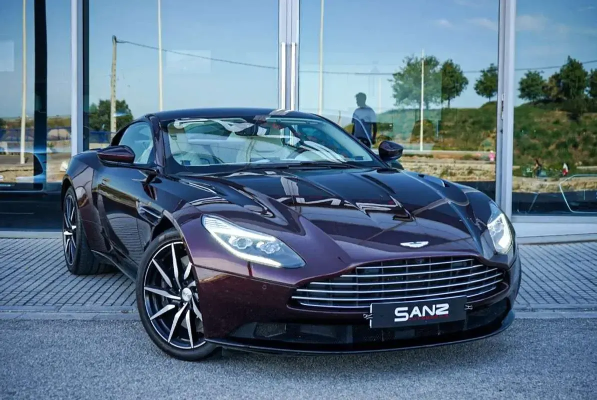 Usado Aston Martin DB11 608 CV (447 kW) 2019 Burdeos Coupe