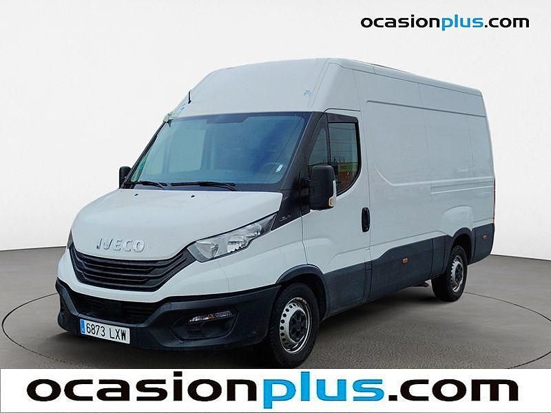 Blanco Usado 2022 Iveco Daily Berlina | 20.348 € (Precio justo) - Imagen 1/4
