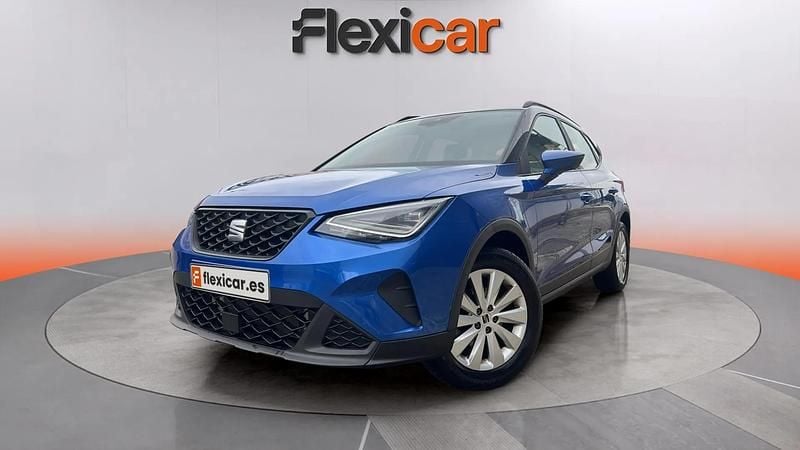 Usado Seat Arona Style 110 CV (80 kW) 2023 Azul SUV