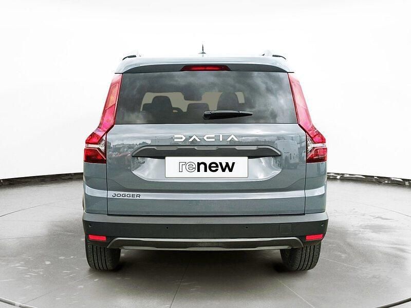 Usado Dacia Jogger Expression 110 CV (80 kW) 2025 Gris Monovolumen