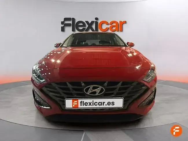 Usado Hyundai i30 120 CV (88 kW) 2022 Rojo Berlina