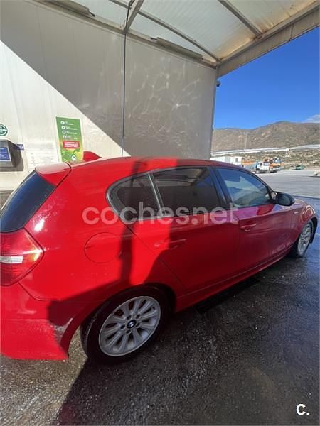 Usado BMW 118 122 CV (89 kW) 2006 Rojo Utilitario