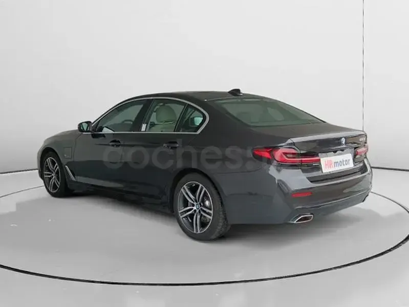 Usado BMW 530e Comfort Edition 292 CV (214 kW) 2023 Negro Berlina