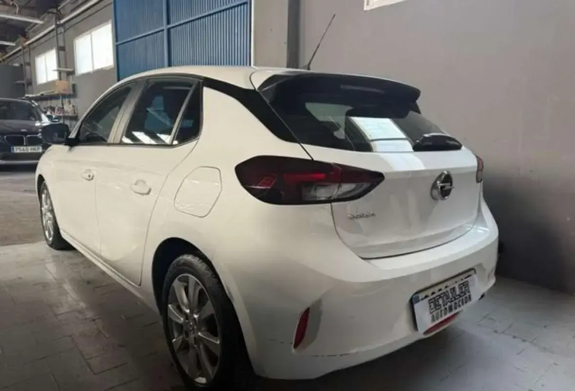 Usado Opel Corsa Edition 102 CV (75 kW) 2021 Blanco Utilitario