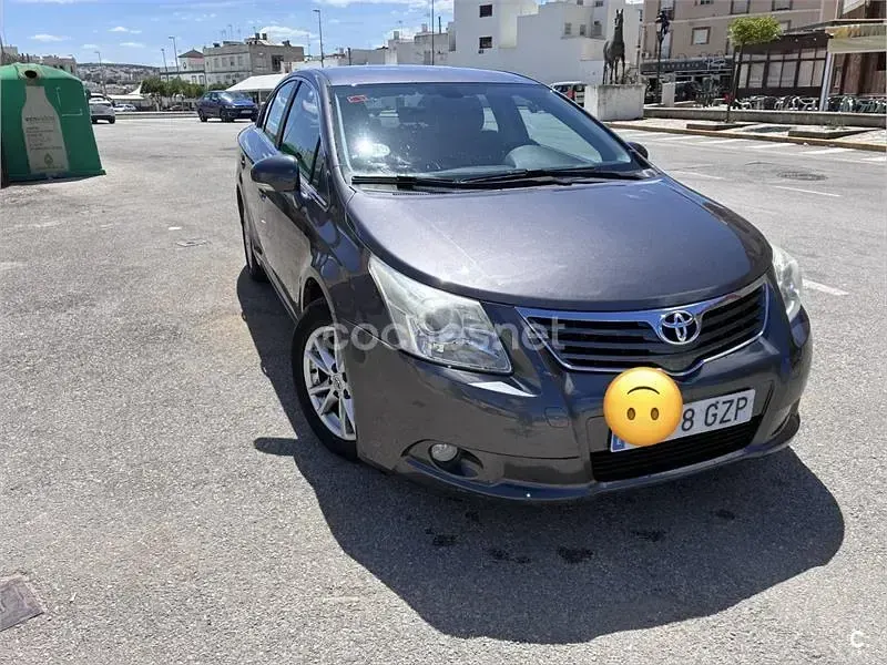 Käytetty Toyota Avensis Advance 126 HP (92 kW) 2010 Harmaa Sedan