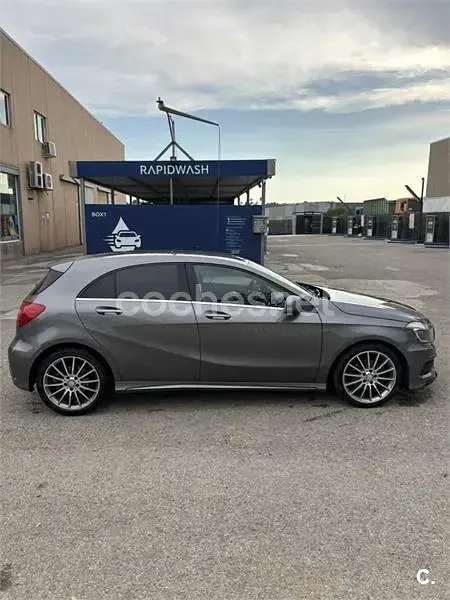 Usado Mercedes A200 AMG line 136 CV (100 kW) 2015 Gris / plata Berlina