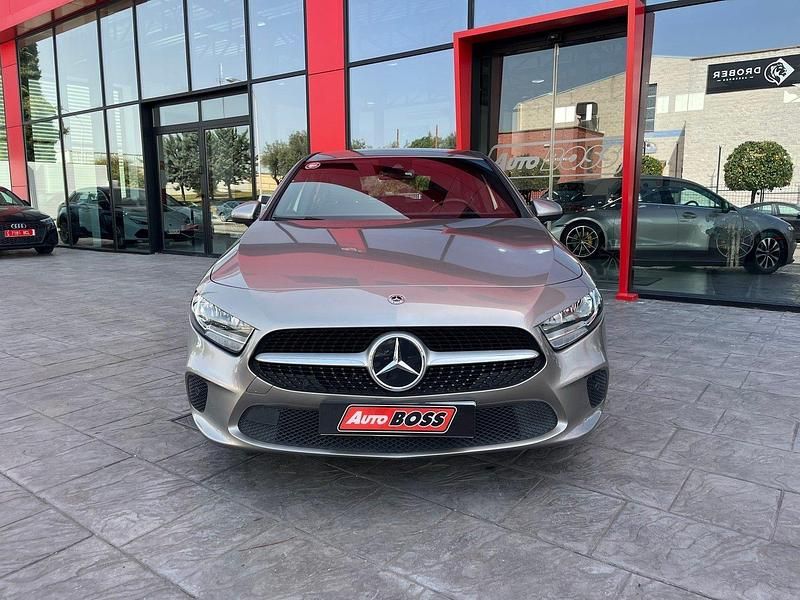 Usado Mercedes A160 95 CV (69 kW) 2020 Beige