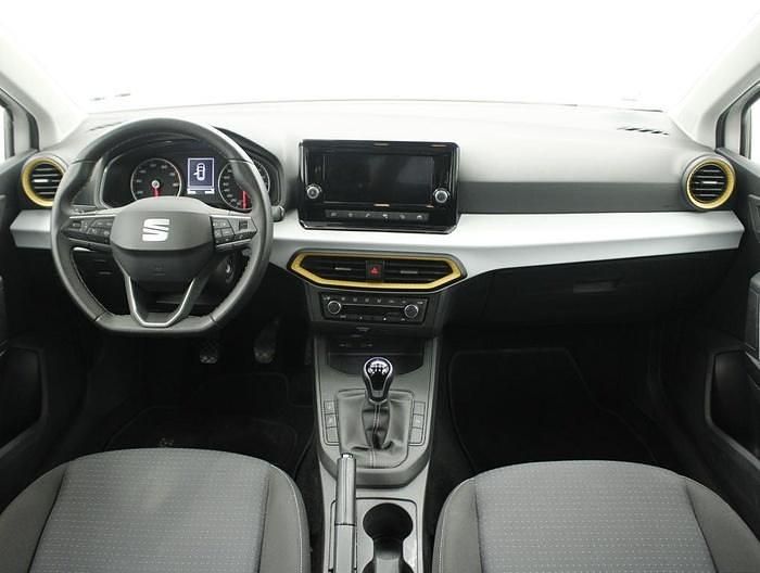 Usado Seat Ibiza Style 110 CV (80 kW) 2022 Blanco Berlina