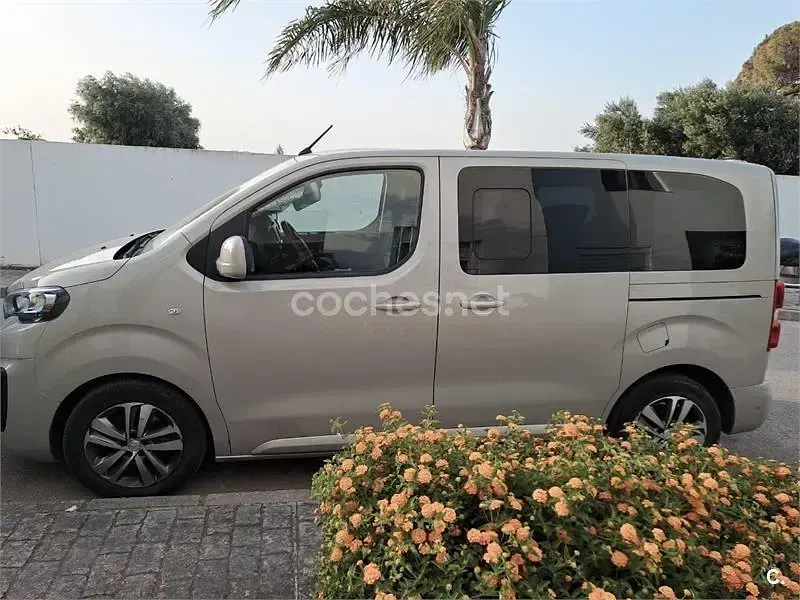 Usado Peugeot Traveller Active 120 CV (88 kW) 2021 Blanco Monovolumen