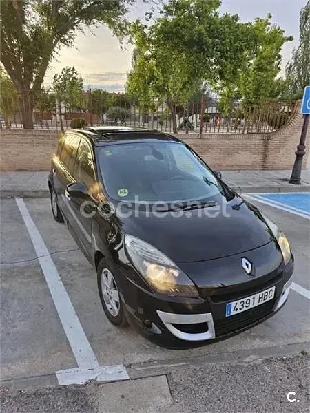 Usado Renault Scenic E-Tech Dynamique 110 CV (80 kW) 2011 Negro Monovolumen