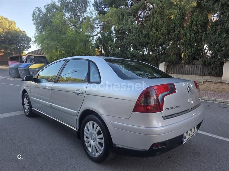 Usado Citroën C5 110 CV (80 kW) 2005 Gris / plata Berlina