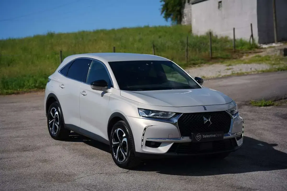Usado DS Automobiles DS7 Crossback Chic 129 CV (94 kW) 2021 Gris SUV