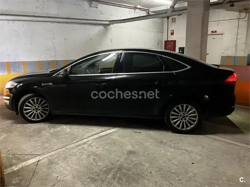Usado Ford Mondeo Titanium 140 CV (102 kW) 2012 Negro Berlina