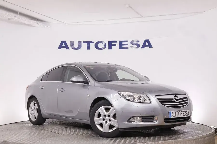 Usado Opel Insignia Edition 160 CV (117 kW) 2012 Gris