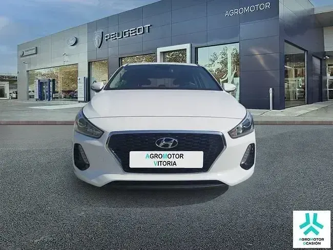 Usado Hyundai i30 120 CV (88 kW) 2017 Blanco Familiar